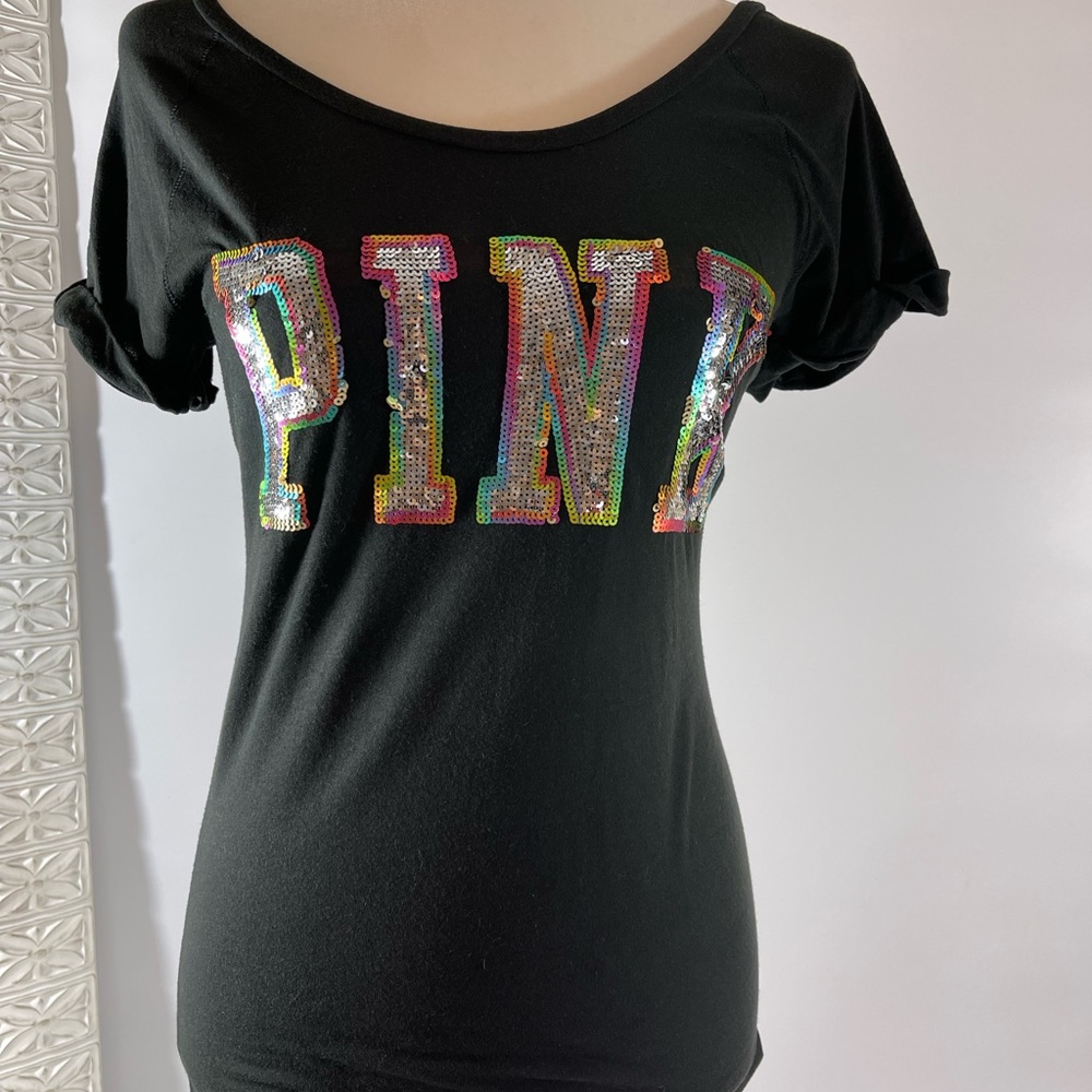 ❌SOLD❌ Pink women’s shirt size small